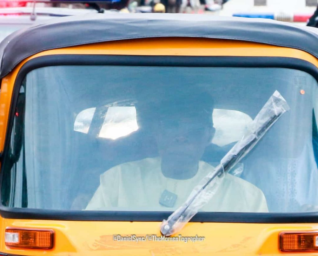 Surprise Former President Obasanjo rides tricycle to pick passengers PENPUSHING